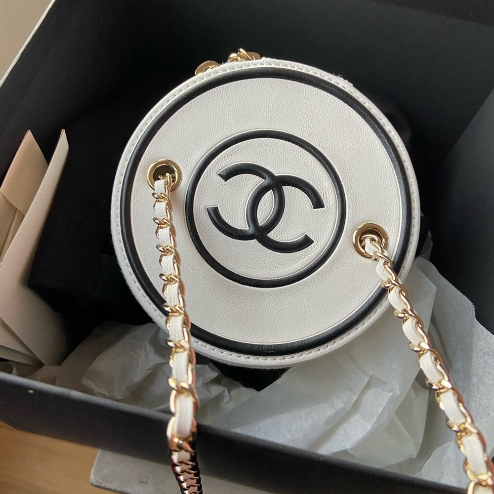 SOLD! Chanel 2021 SS mini vanity bag